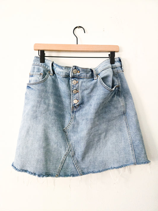 OLD NAVY LIGHT DENIM MINI SKIRT SIZE 14